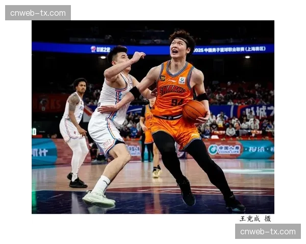 CBA季后赛12进8：上海久事先下一城，主场大胜山东高速