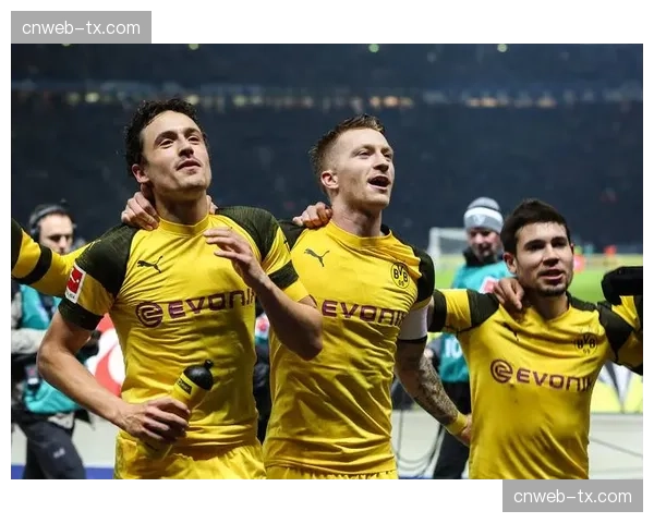 从保级区到欧战区：法兰克福下半程十轮不败的战术革新之路